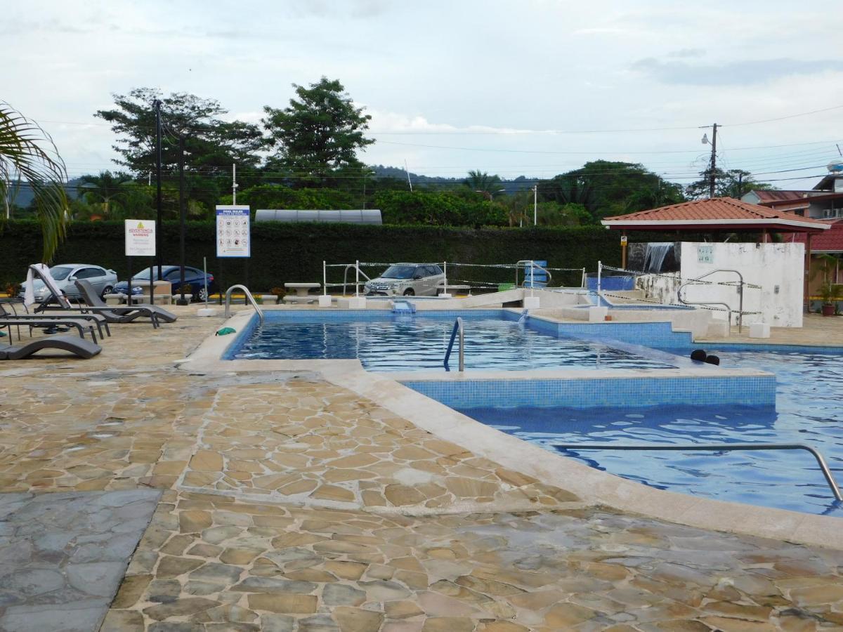 Condo Villa B27 Sleeps Five People - B28 Sleeps Six People - Price Includes Housekeeping Fees Not Taxes - Very Close To The Pool And Beach! 자코 외부 사진