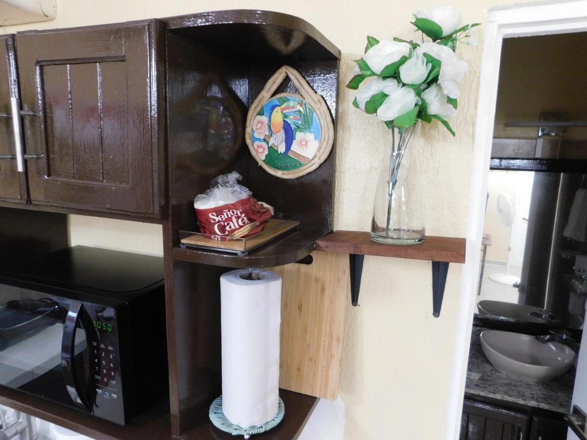 Condo Villa B27 Sleeps Five People - B28 Sleeps Six People - Price Includes Housekeeping Fees Not Taxes - Very Close To The Pool And Beach! 자코 외부 사진