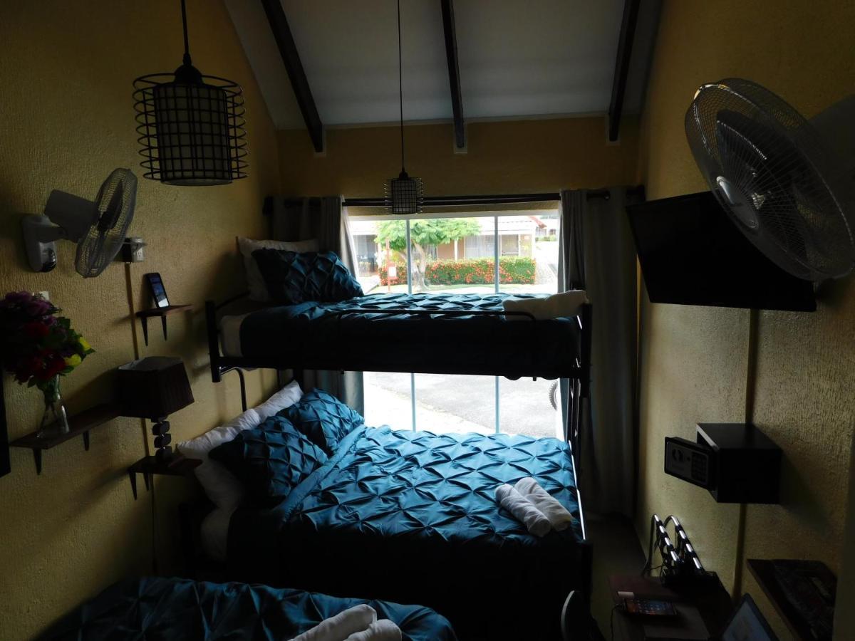 Condo Villa B27 Sleeps Five People - B28 Sleeps Six People - Price Includes Housekeeping Fees Not Taxes - Very Close To The Pool And Beach! 자코 외부 사진